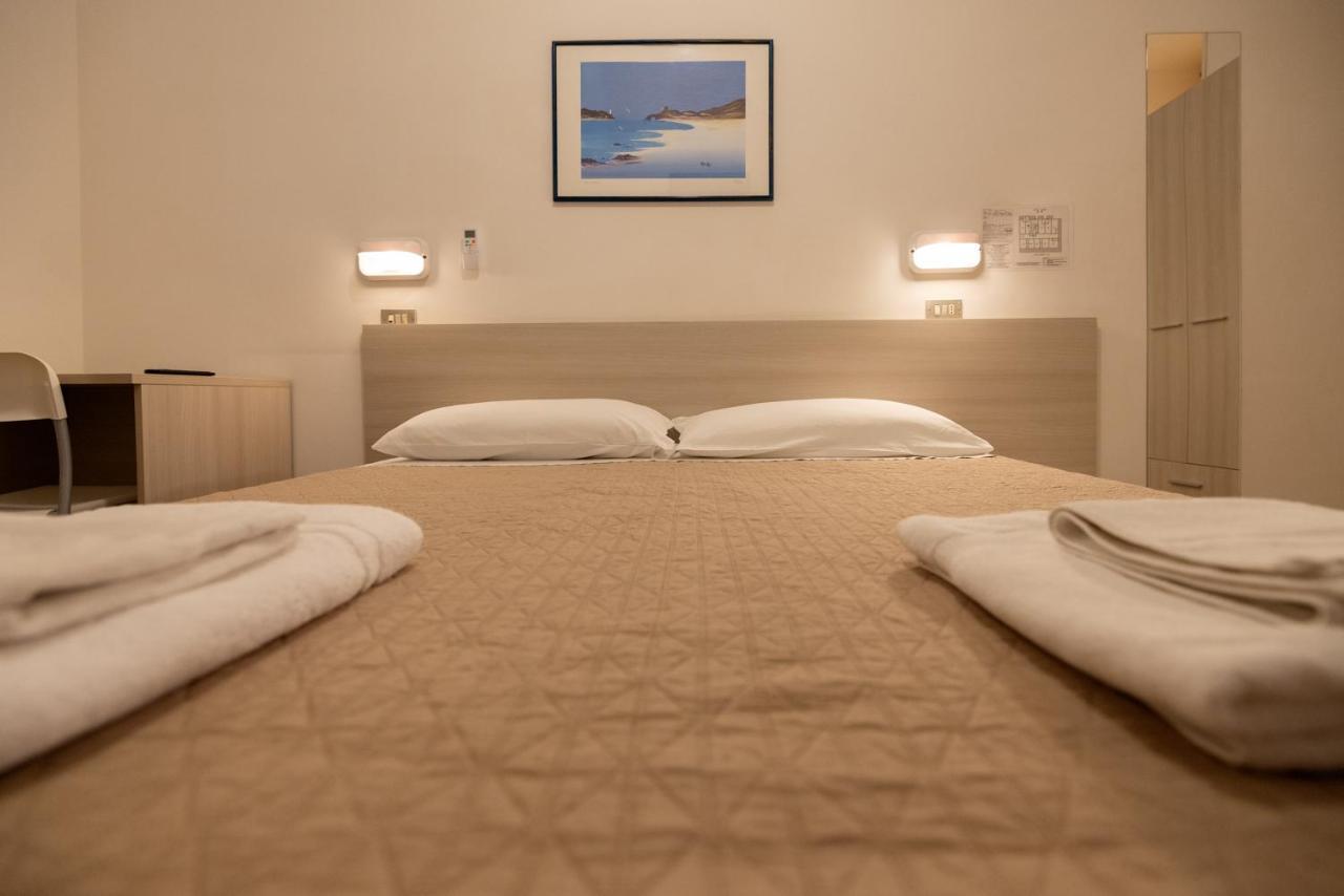 Hotel Giordo Rimini Bagian luar foto