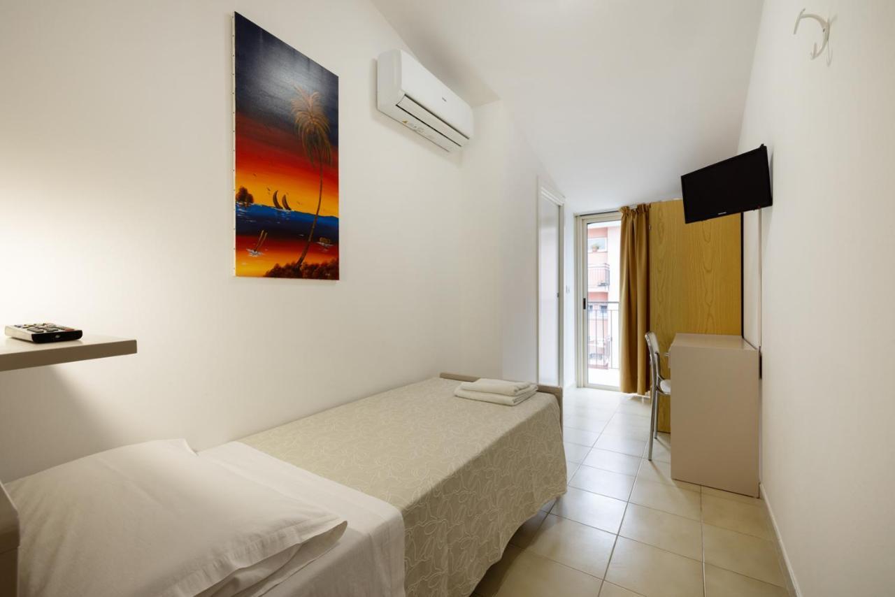 Hotel Giordo Rimini Bagian luar foto