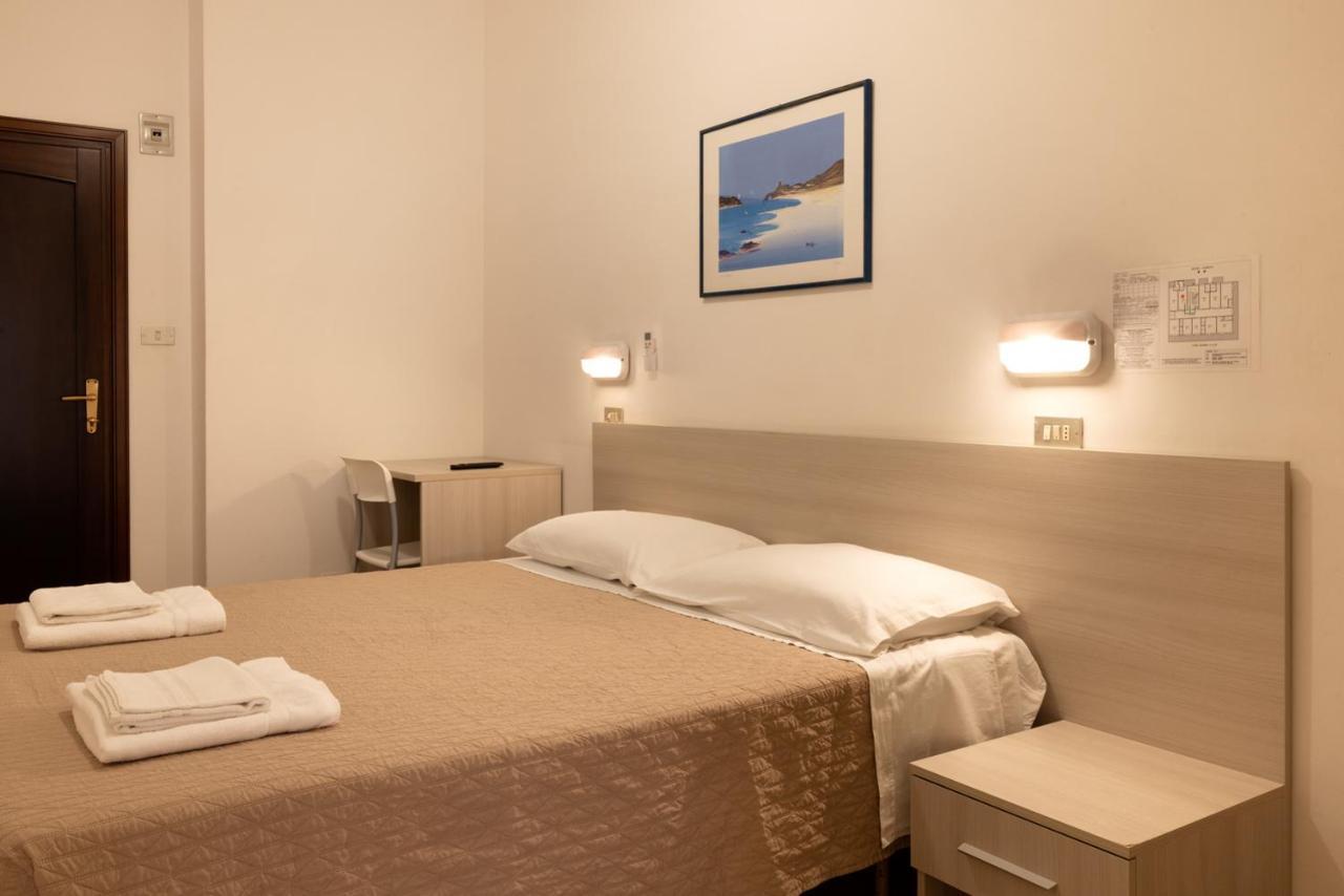 Hotel Giordo Rimini Bagian luar foto