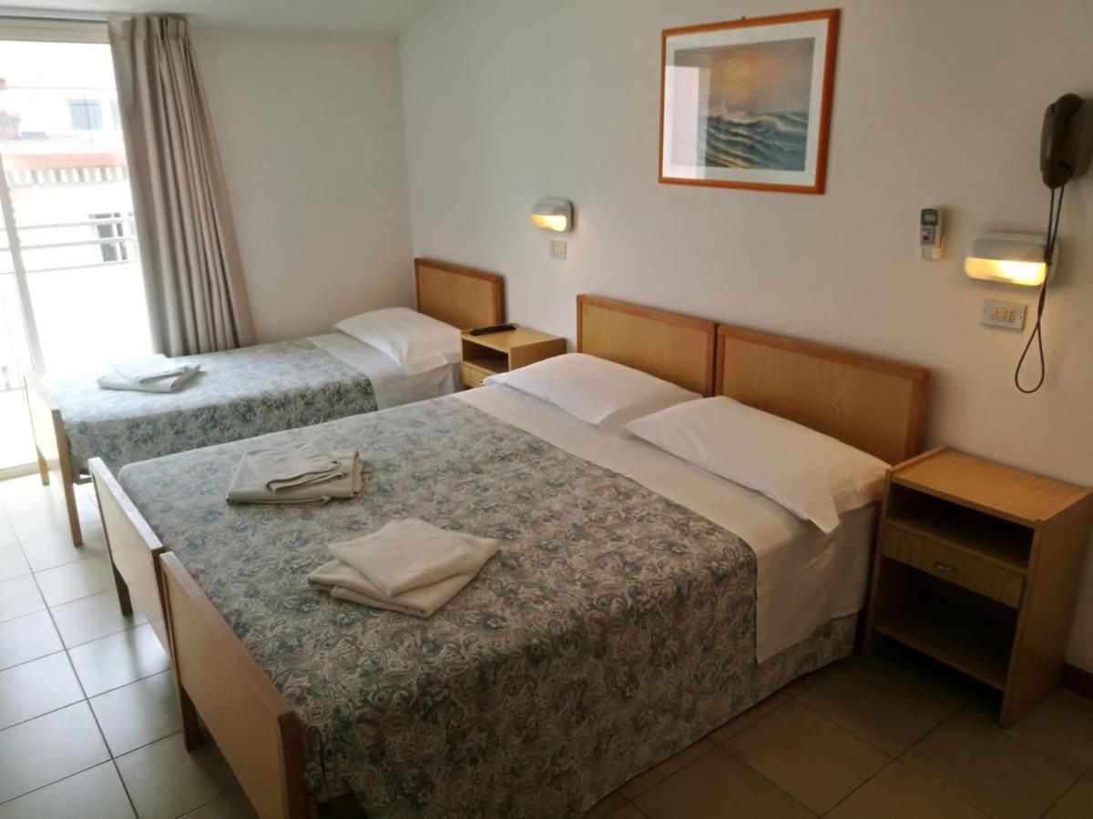 Hotel Giordo Rimini Bagian luar foto