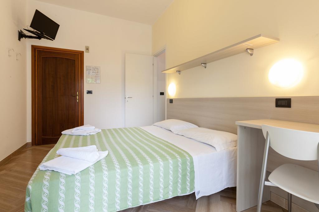 Hotel Giordo Rimini Bagian luar foto