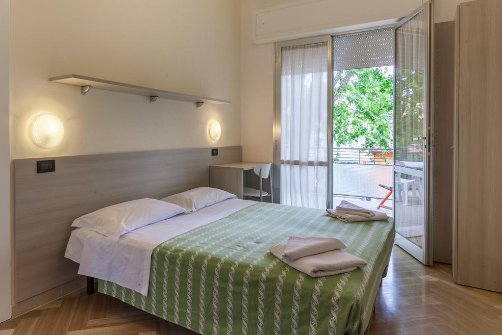 Hotel Giordo Rimini Bagian luar foto
